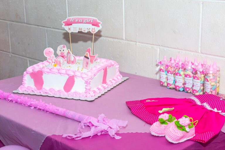 10 Consejos Imprescindibles para Organizar un Baby Shower Inolvidable 🧸🍼🥳